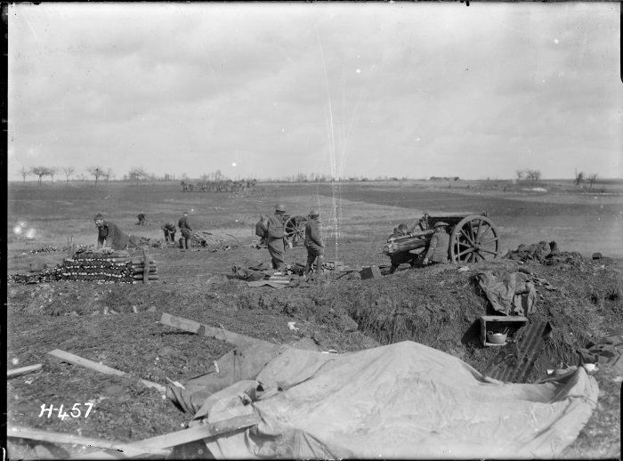 nlnzimage 1-2 013077-G New Zealand battery in action on the Somme, 1 April 1918