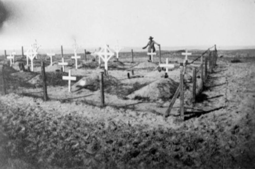 nlnzimage 1-4 009550-G Soldier's graves WW1 location unknown nd